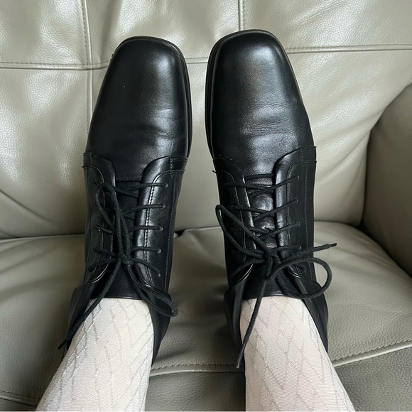 ST. JOHN'S BAY Black Leather Boots Sz 8.5 M Lace Up Ankle Y2K Retro Preppy Goth - Picture 13 of 15